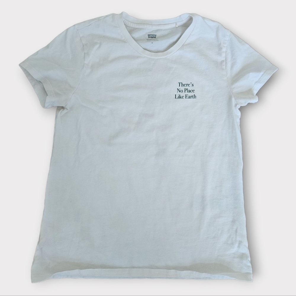 Women's Levi's shirt